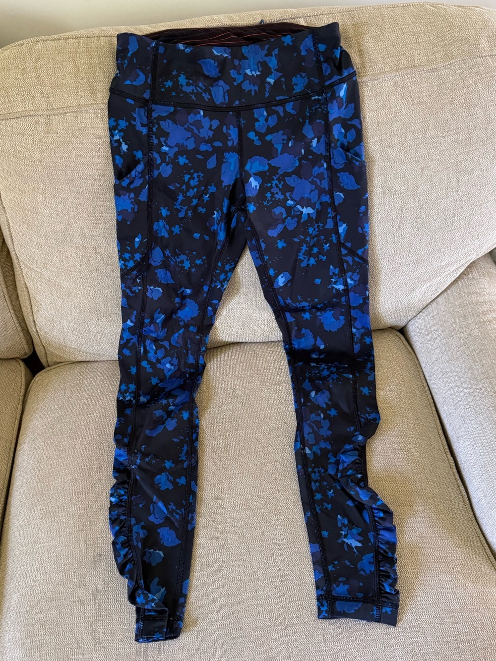 Lululemon Black and Blue Spotted Leggings